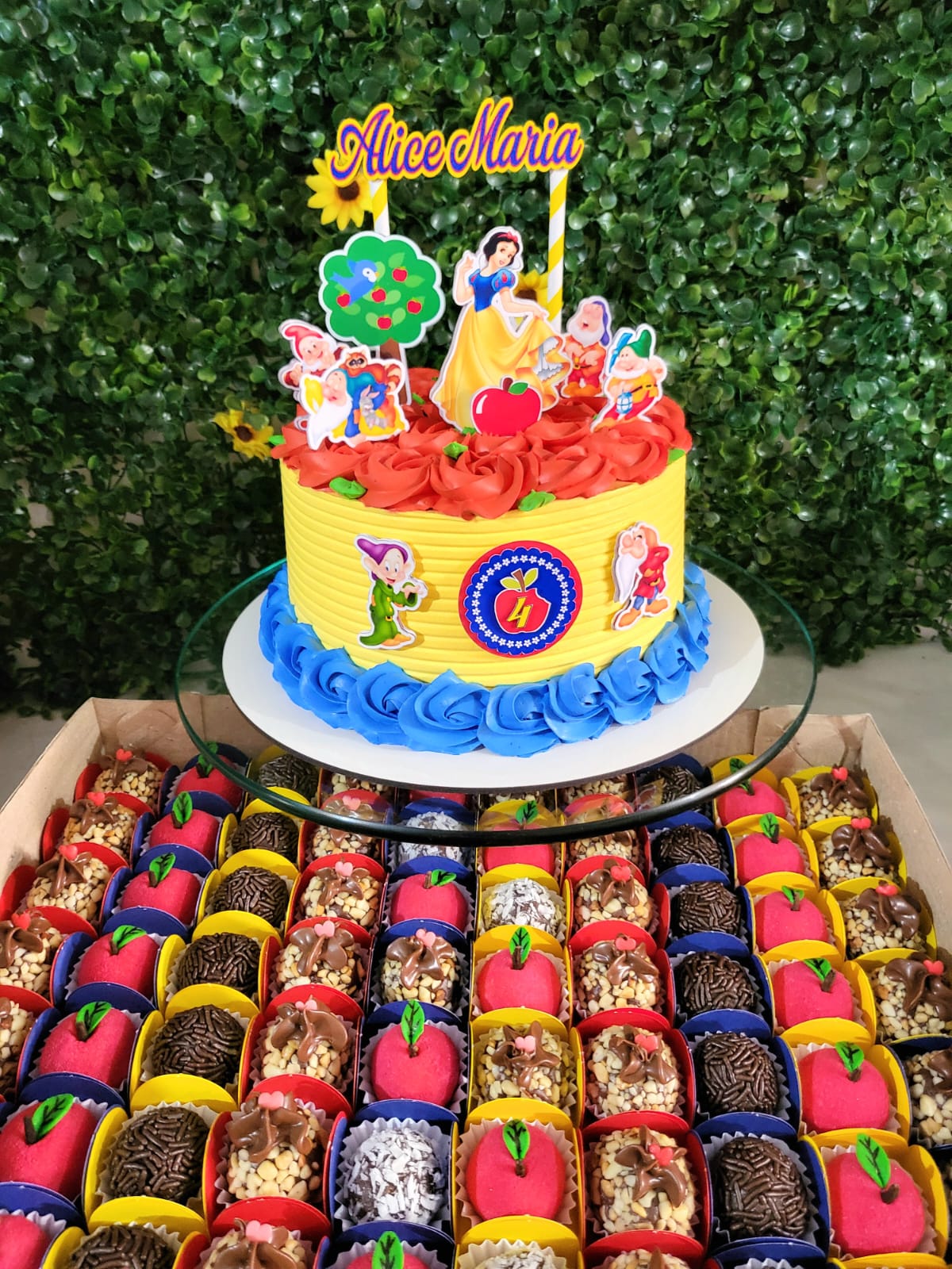 Bolo Branca de Neve